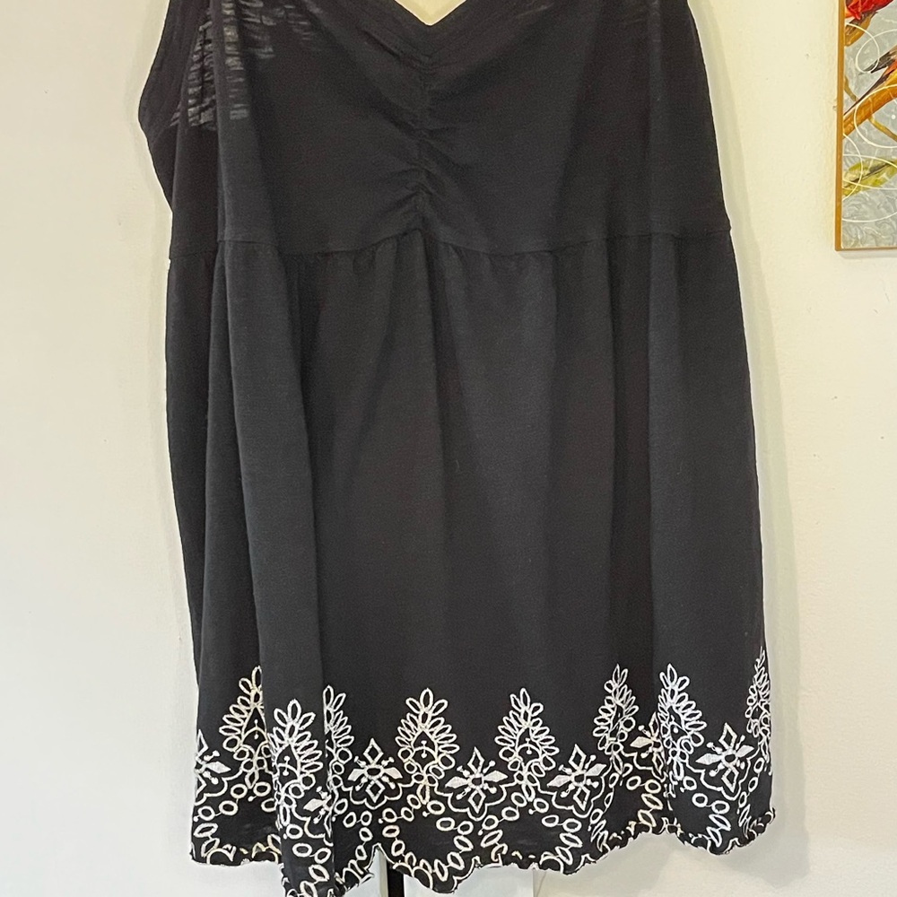 Torrid Babydoll Knit Eyelet Embroidery Hem Cinched Front Top Black - Picture 2 of 7